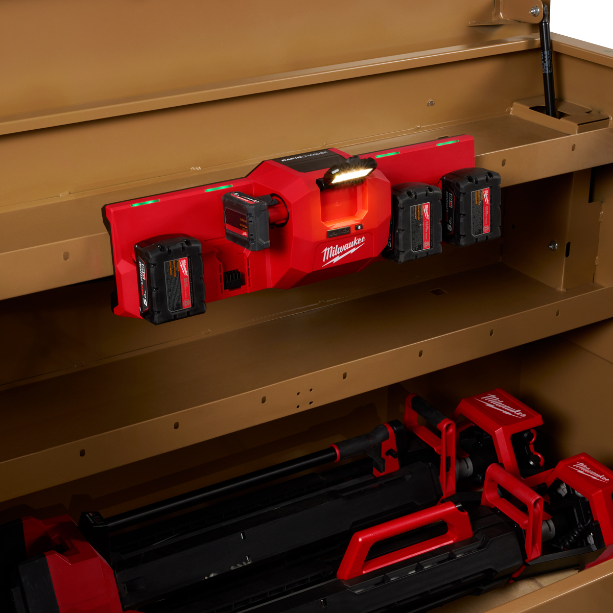 Milwaukee M12-18GBC4 Gangbox Charger